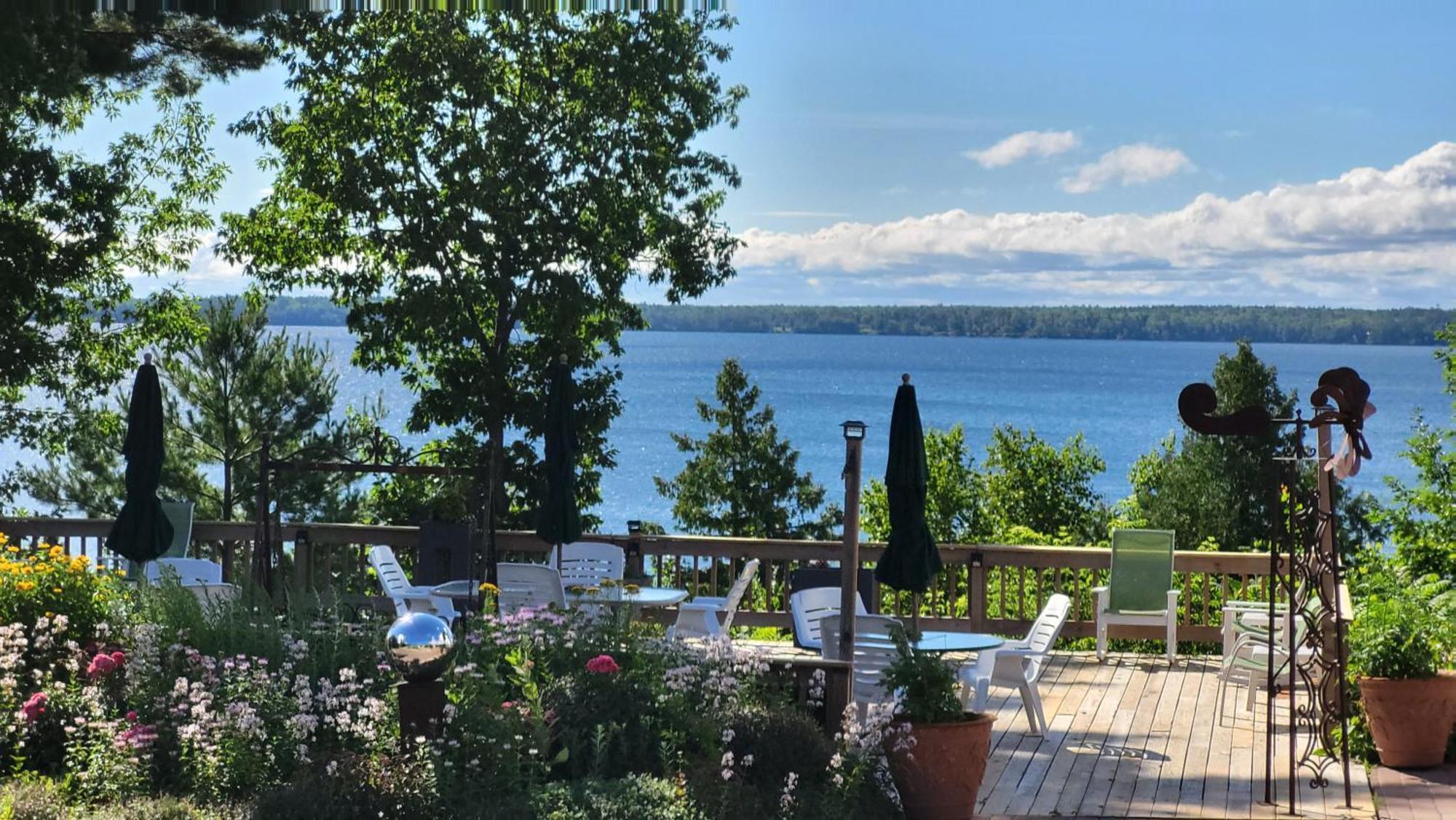 Chequamegon Lake Superior Lodge Бейфийлд Екстериор снимка