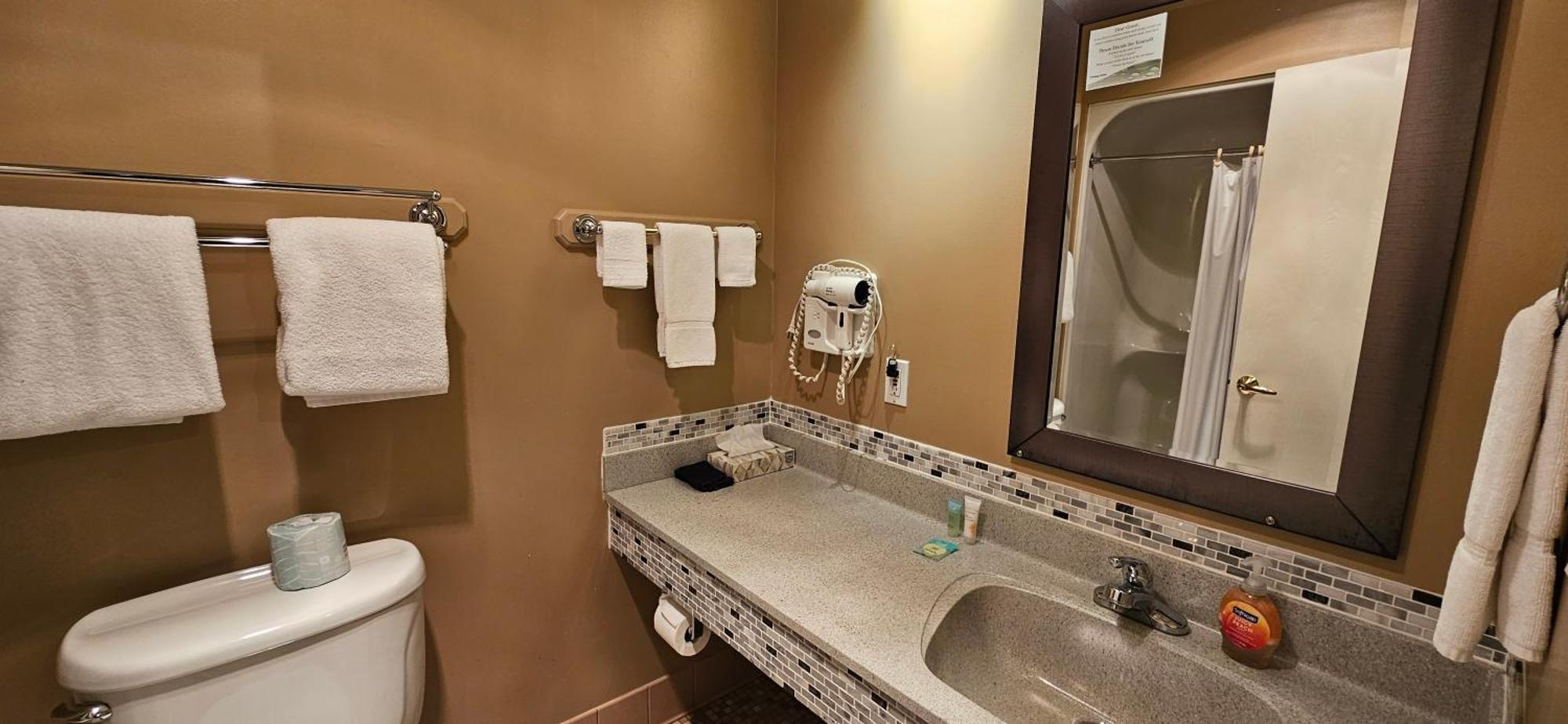 Chequamegon Lake Superior Lodge Бейфийлд Екстериор снимка