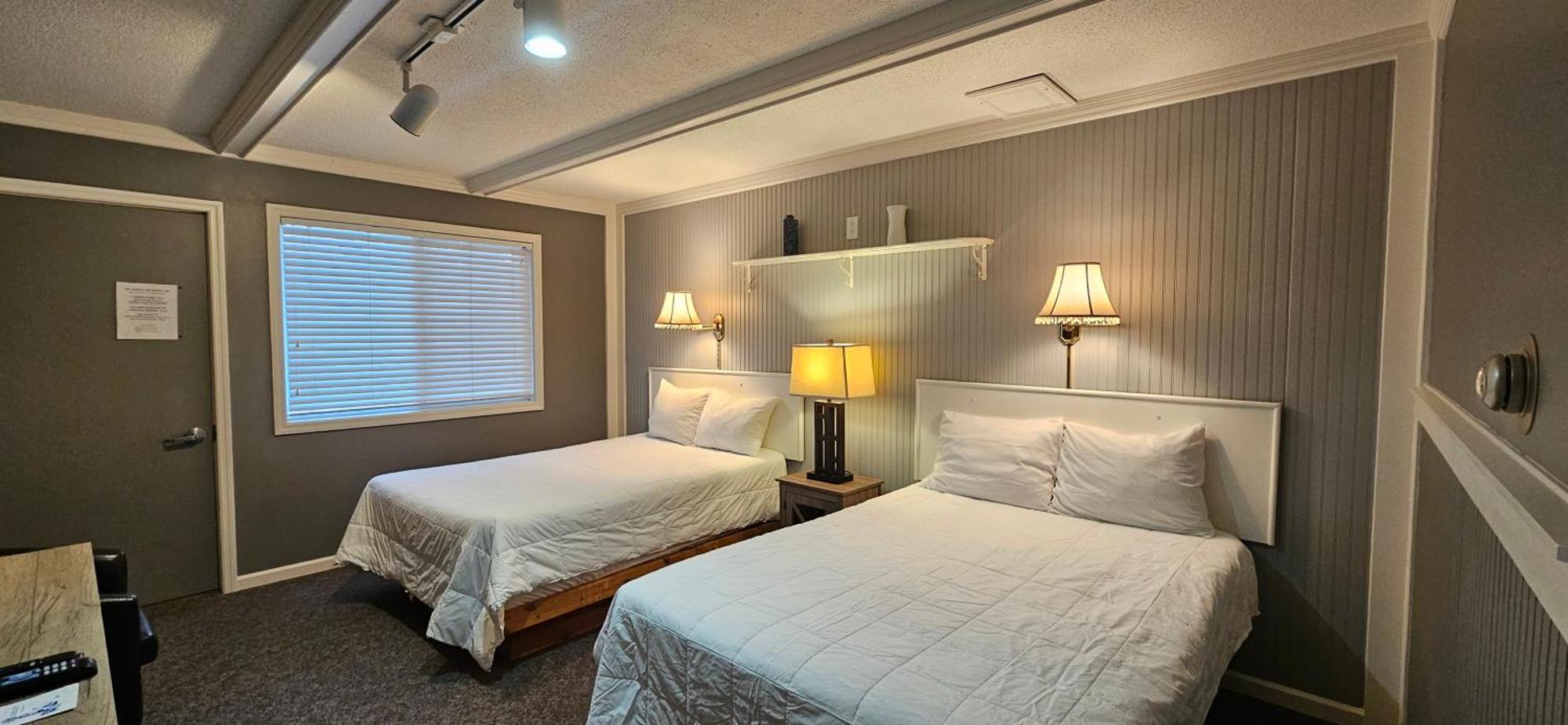 Chequamegon Lake Superior Lodge Бейфийлд Екстериор снимка