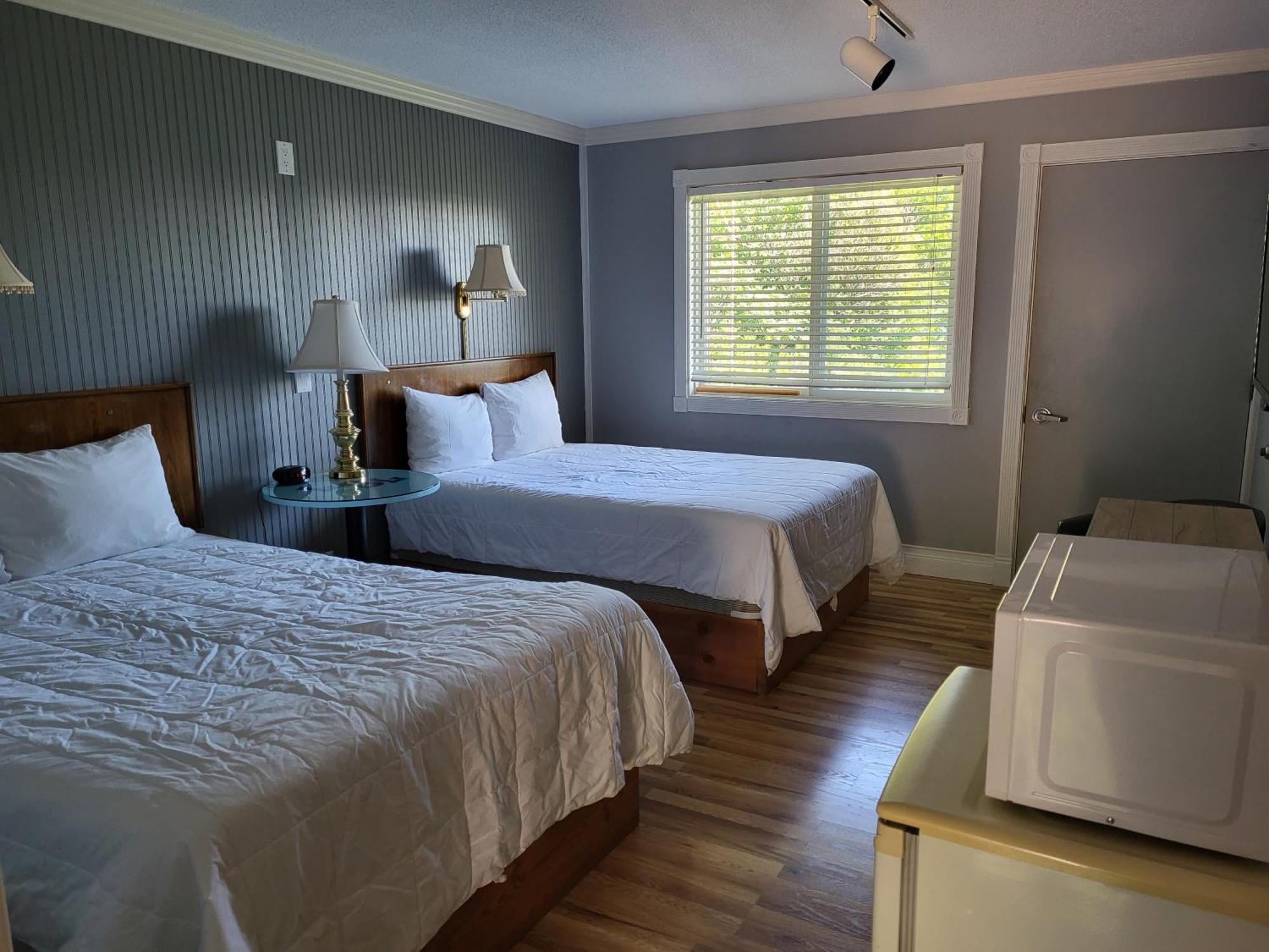 Chequamegon Lake Superior Lodge Бейфийлд Екстериор снимка